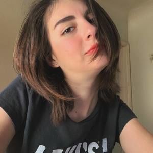 Meet your Posher, Valeria